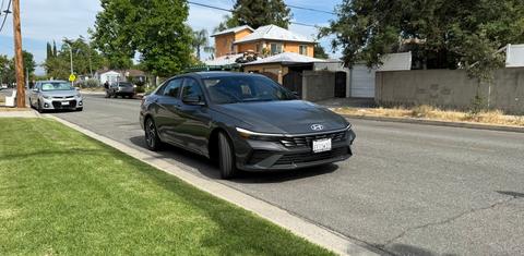 Hyundai Elantra 2025