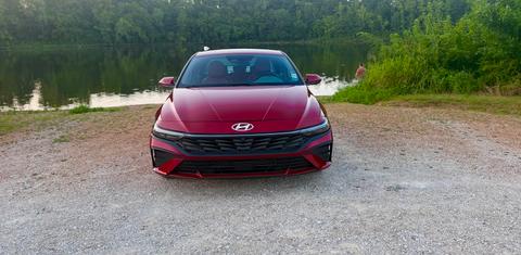 Hyundai Elantra 2025