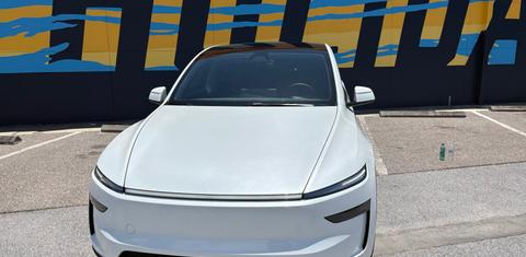 Tesla Model Y 2026