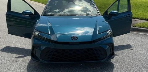 Toyota Camry Hybrid 2026