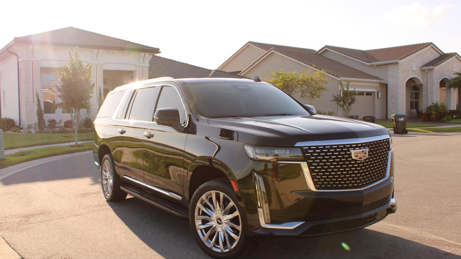 Cadillac Escalade ESV 2022 in 