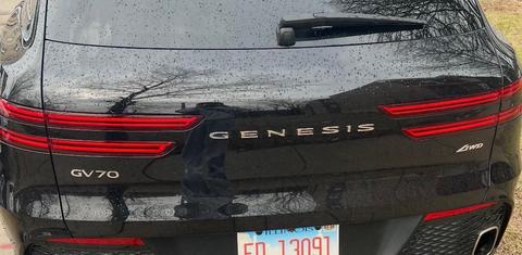 Genesis GV70 2025