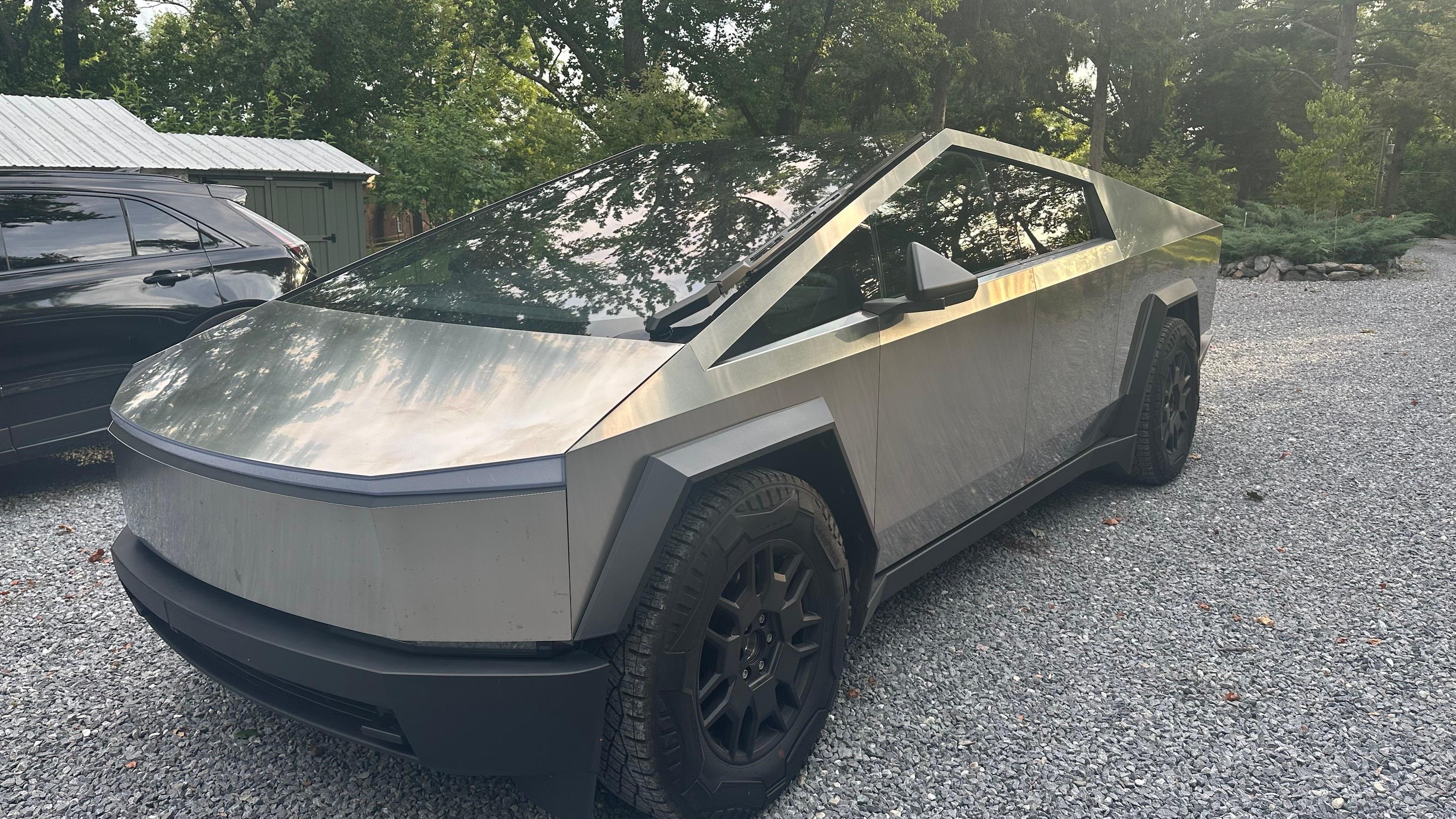 Tesla Cybertruck 2024 in Alexandria, VA