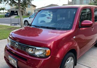 Nissan Cube car