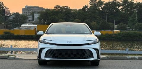 Toyota Camry Hybrid 2025