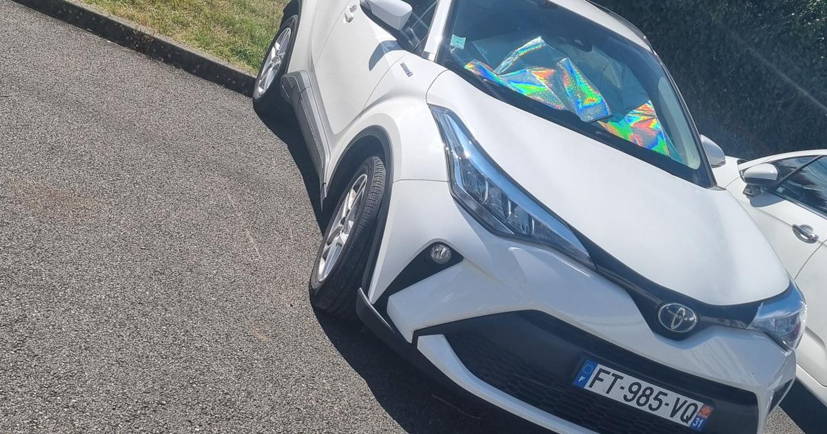 Toyota CHR HYBRIDE 2020 rental in Narbonne, OCCITANIE by Jawid H. Turo