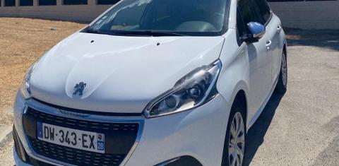 Peugeot 208 2015
