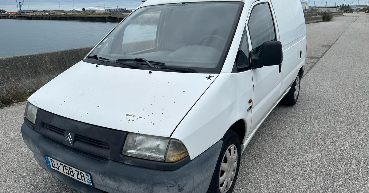 Location de CITROEN JUMPY 1999 à CherbourgenCotentin (NORMANDIE) par