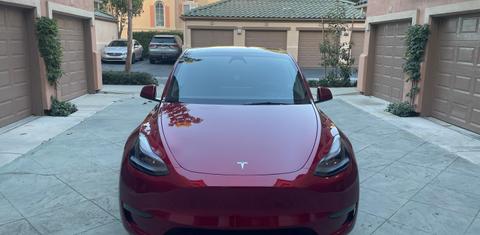 Tesla Model Y 2025