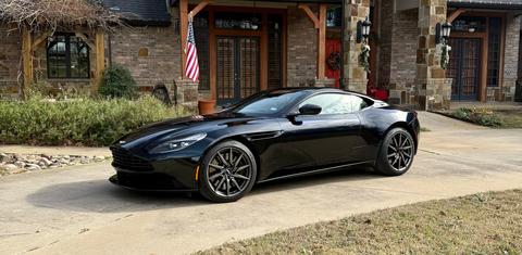 Aston Martin DB11 2017
