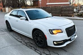 Chrysler 300 car