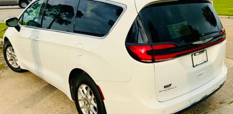Chrysler Pacifica 2023