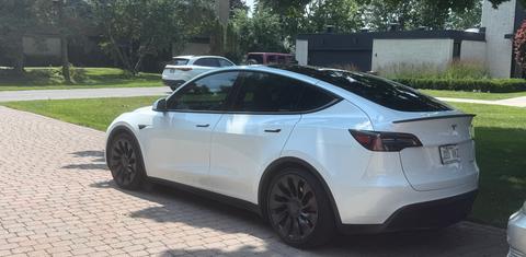 Tesla Model Y 2024