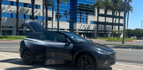 Tesla Model Y 2024