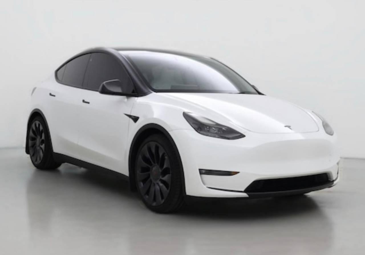 Tesla Model Y 2023 in Ave Maria, FL