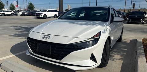Hyundai Elantra 2022