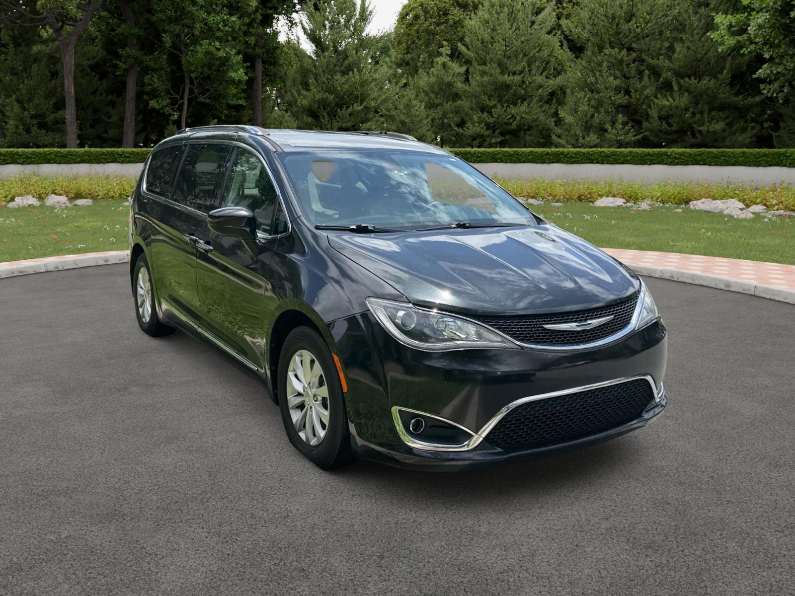 Chrysler Pacifica 2018 in Orlando, FL