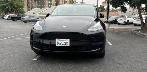 Tesla Model Y 2024