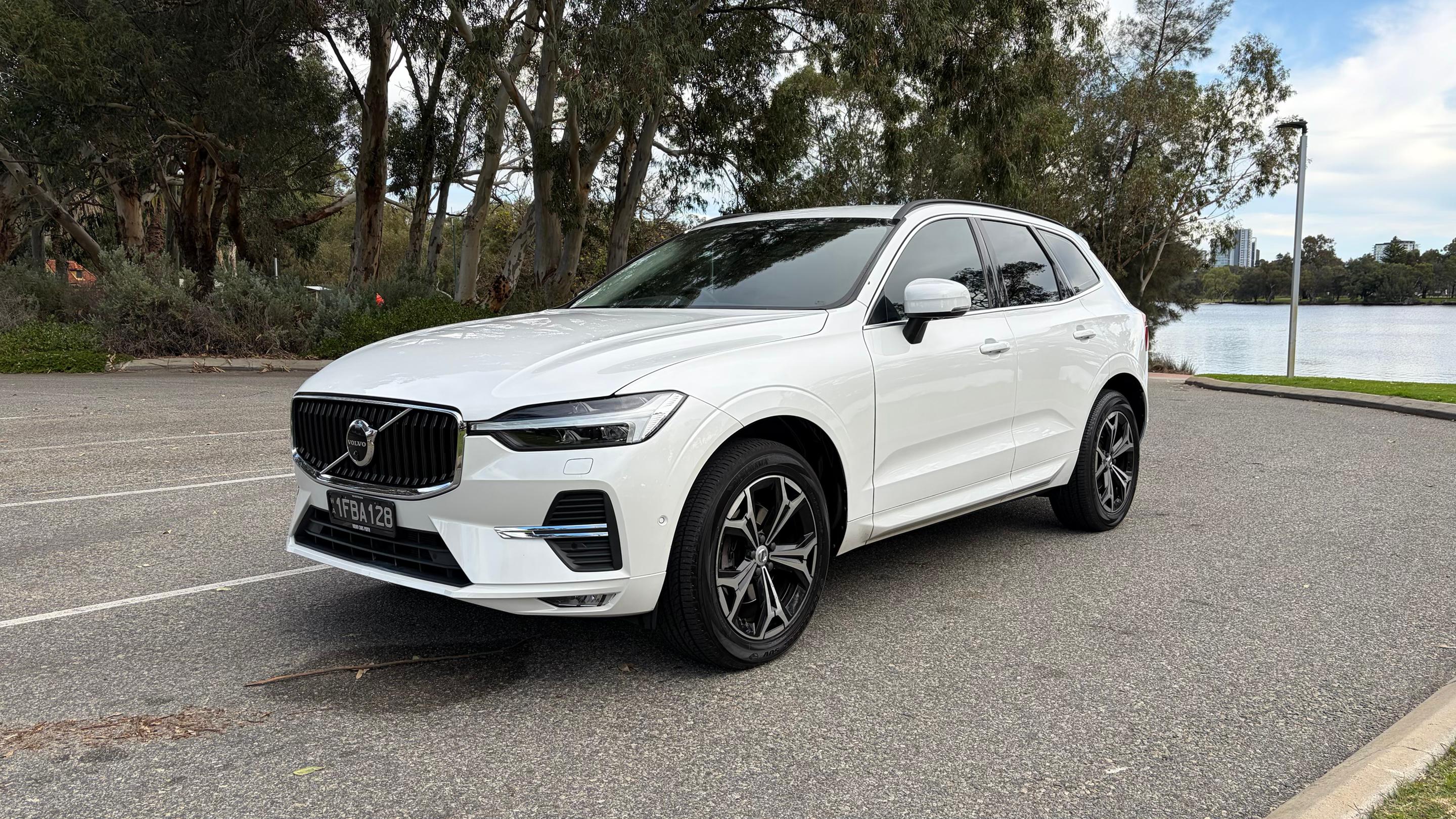Volvo XC60 2021 in Belmont