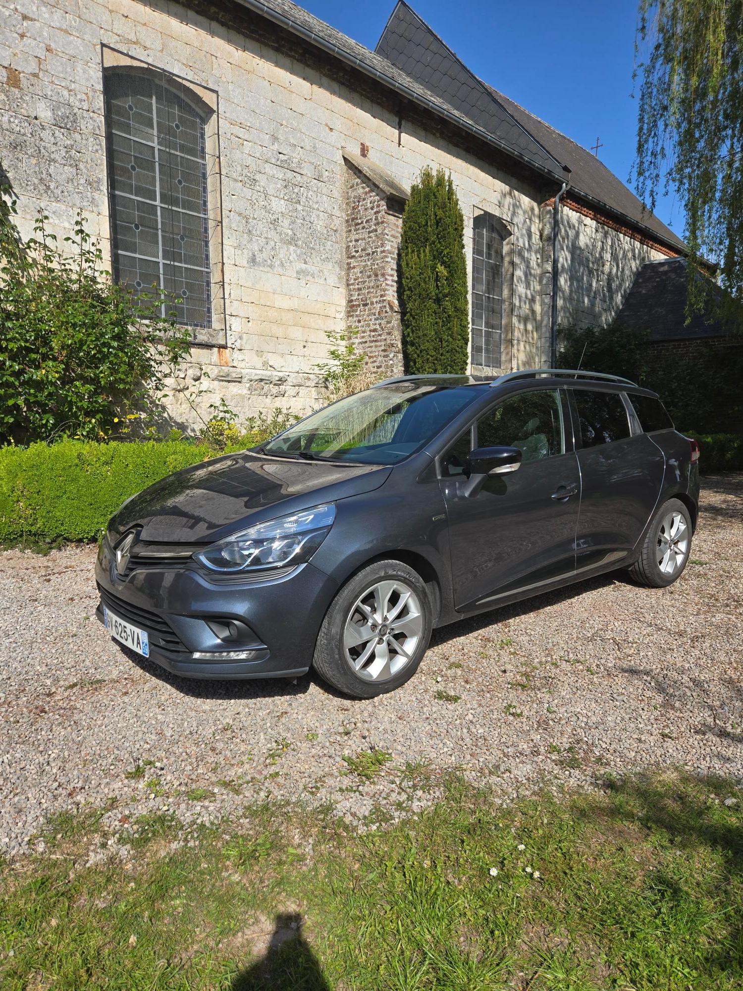 Renault CLIO IV 2017 à Arras