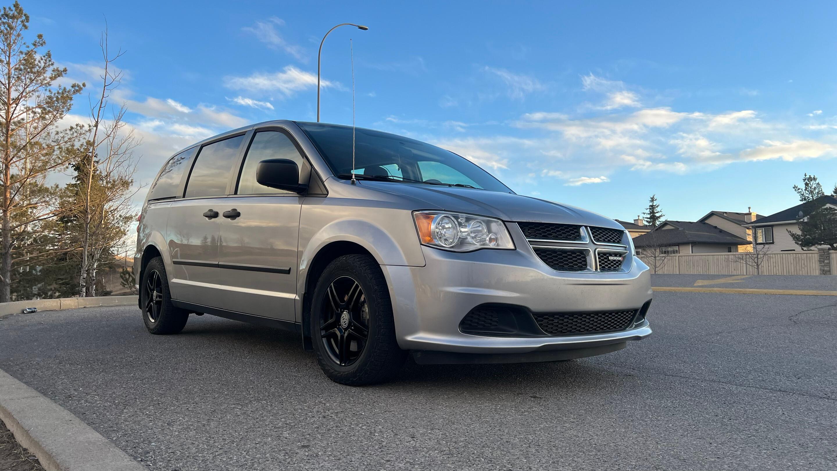 Dodge Grand Caravan 2017 in Calgary, AB