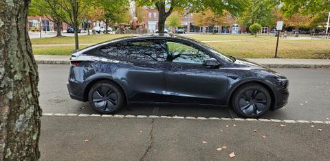 Tesla Model Y 2026