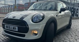 MINI Cooper 2016 — Car rental alternative in London