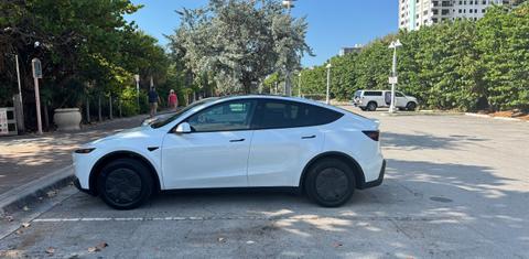 Tesla Model Y 2026
