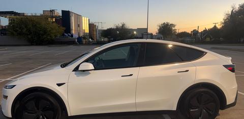 Tesla Model Y 2026