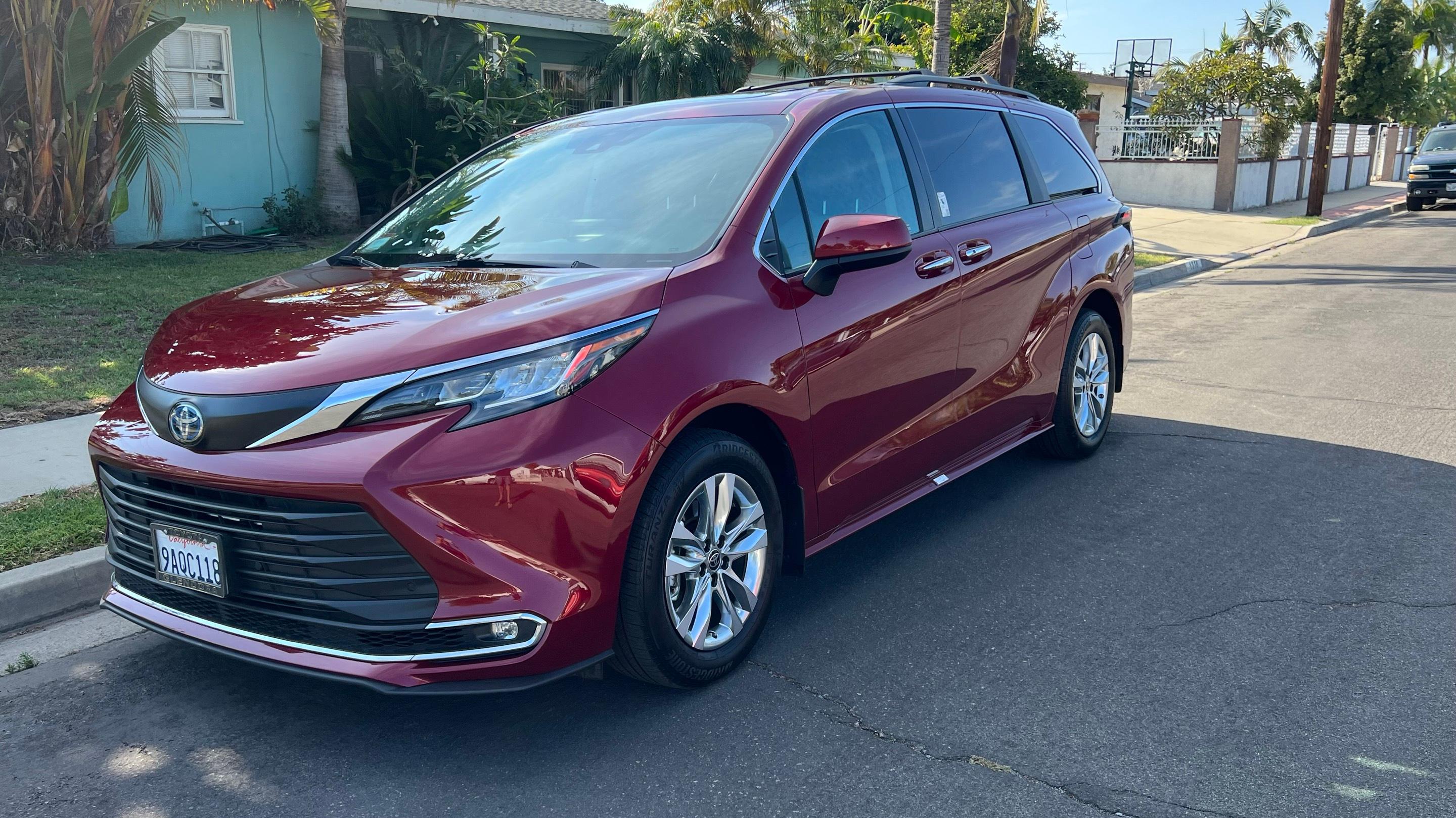 Toyota Sienna 2022 in Santa Ana, CA