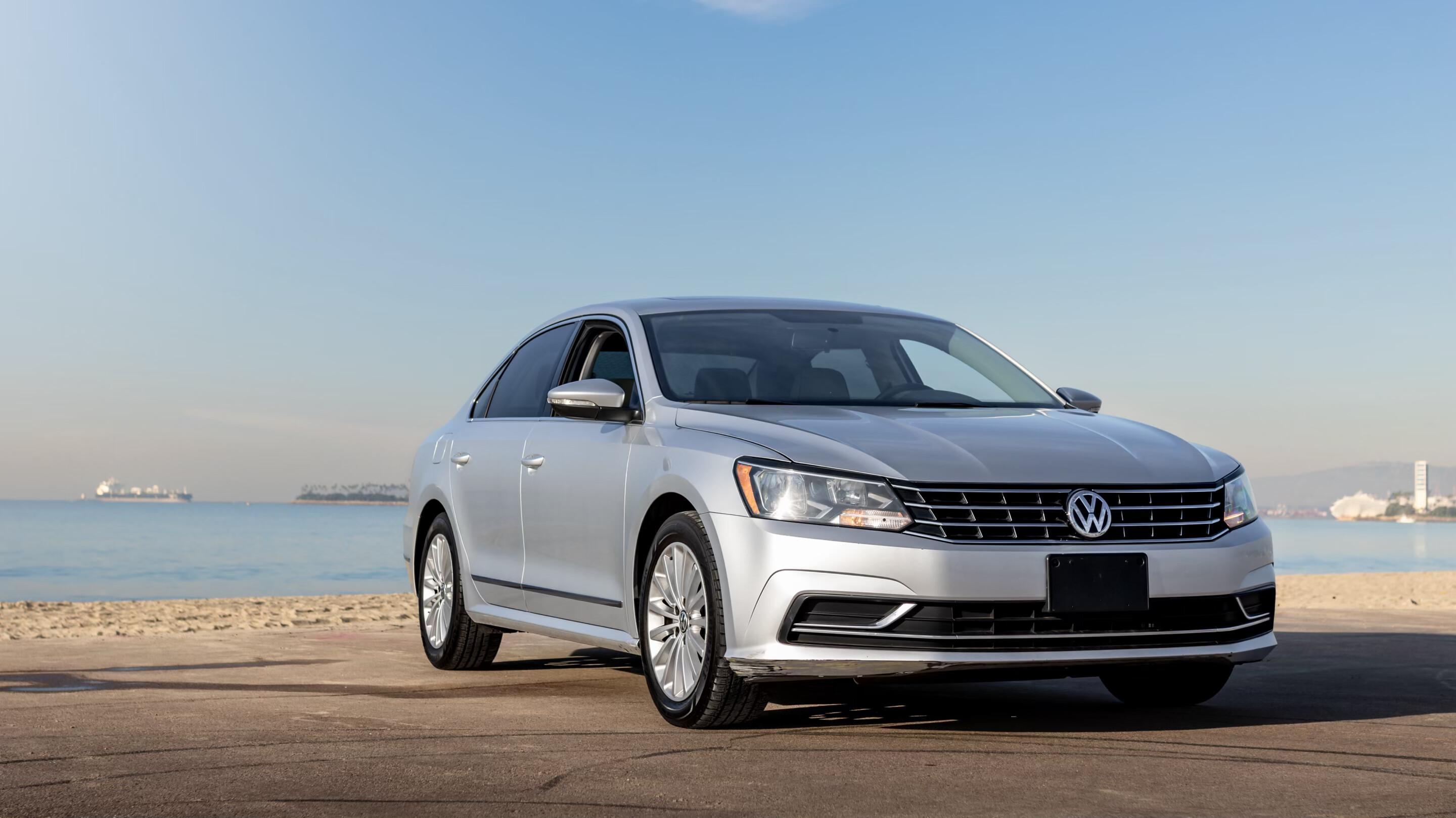 Volkswagen Passat 2016 in Buena Park, CA