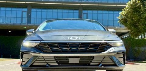 Hyundai Elantra 2025