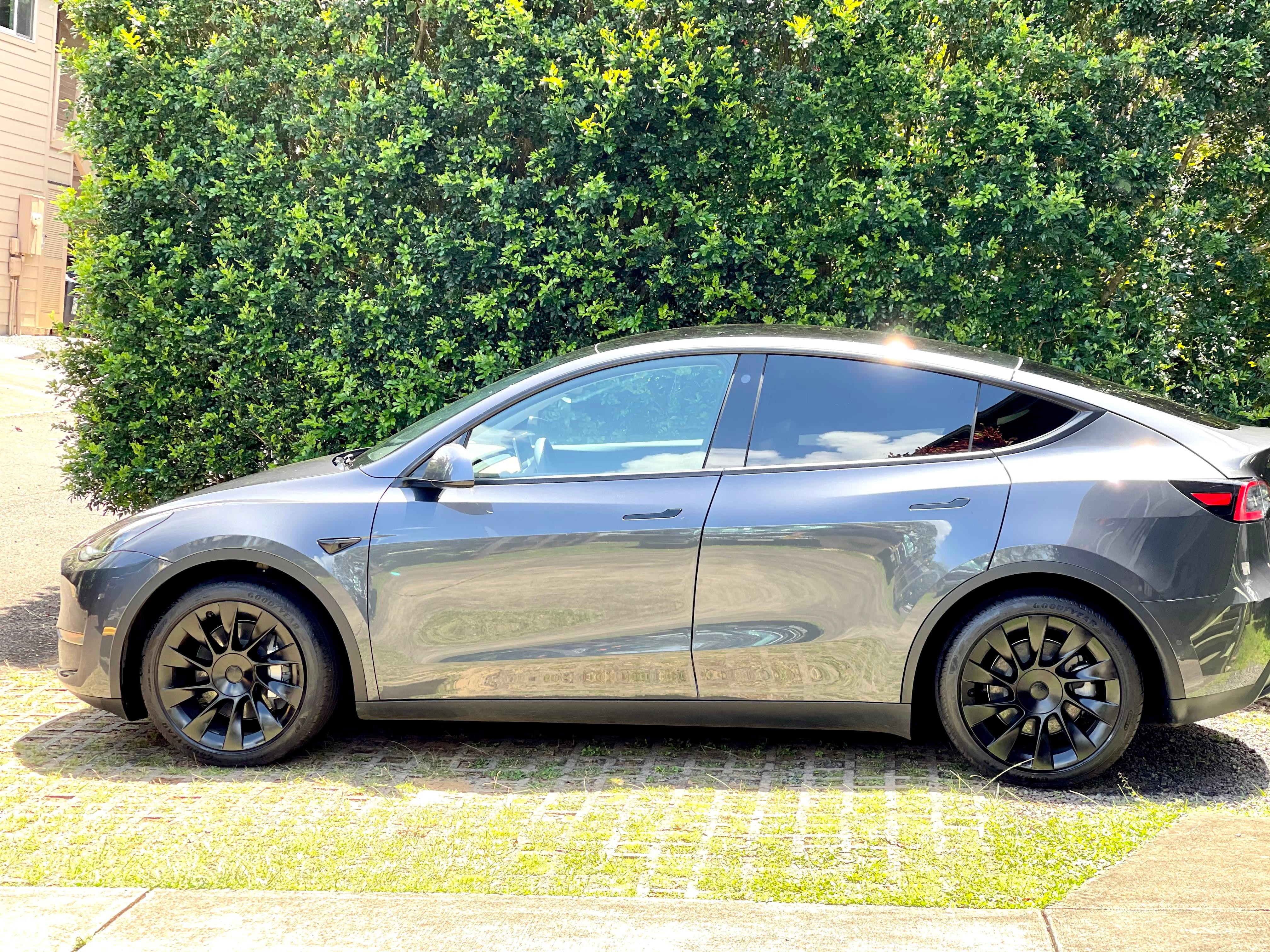 Tesla Model Y 2021 in Paia, HI
