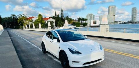 Tesla Model Y 2023