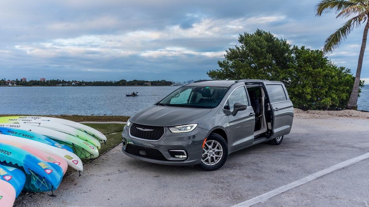 Chrysler Pacifica 2022 in 