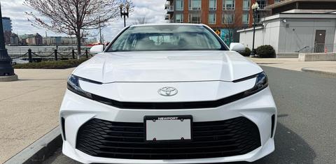 Toyota Camry Hybrid 2026