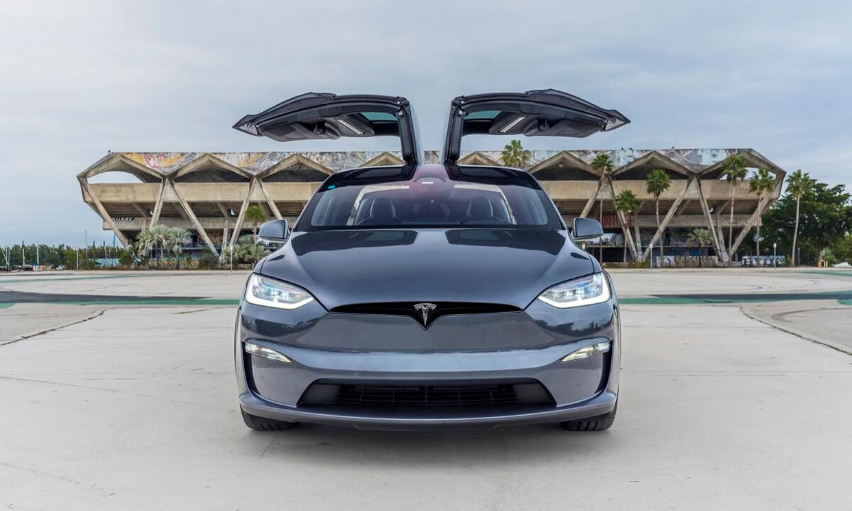 Tesla Model X 2024