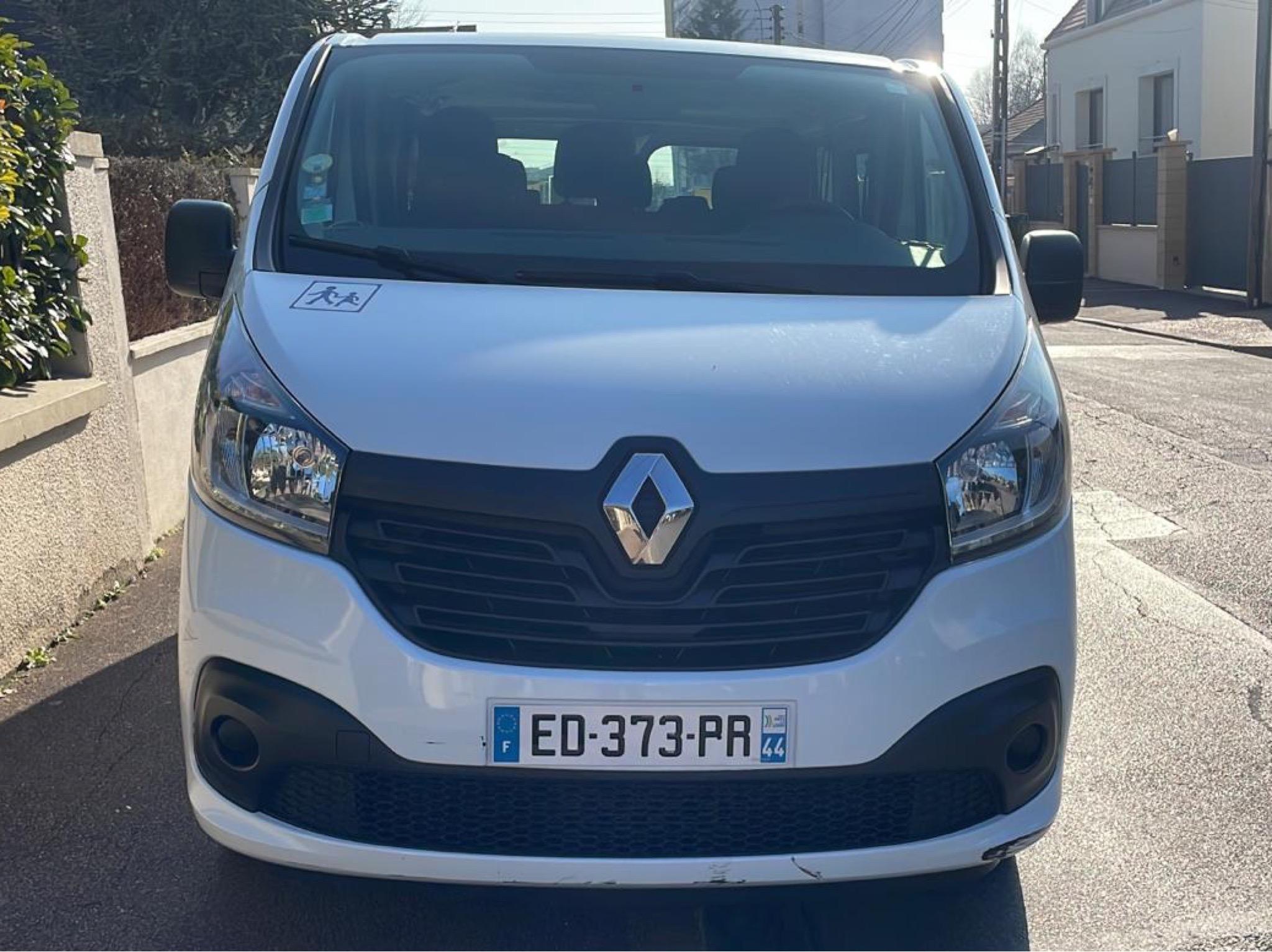 Renault TRAFIC III 2016 à Tremblay-en-France