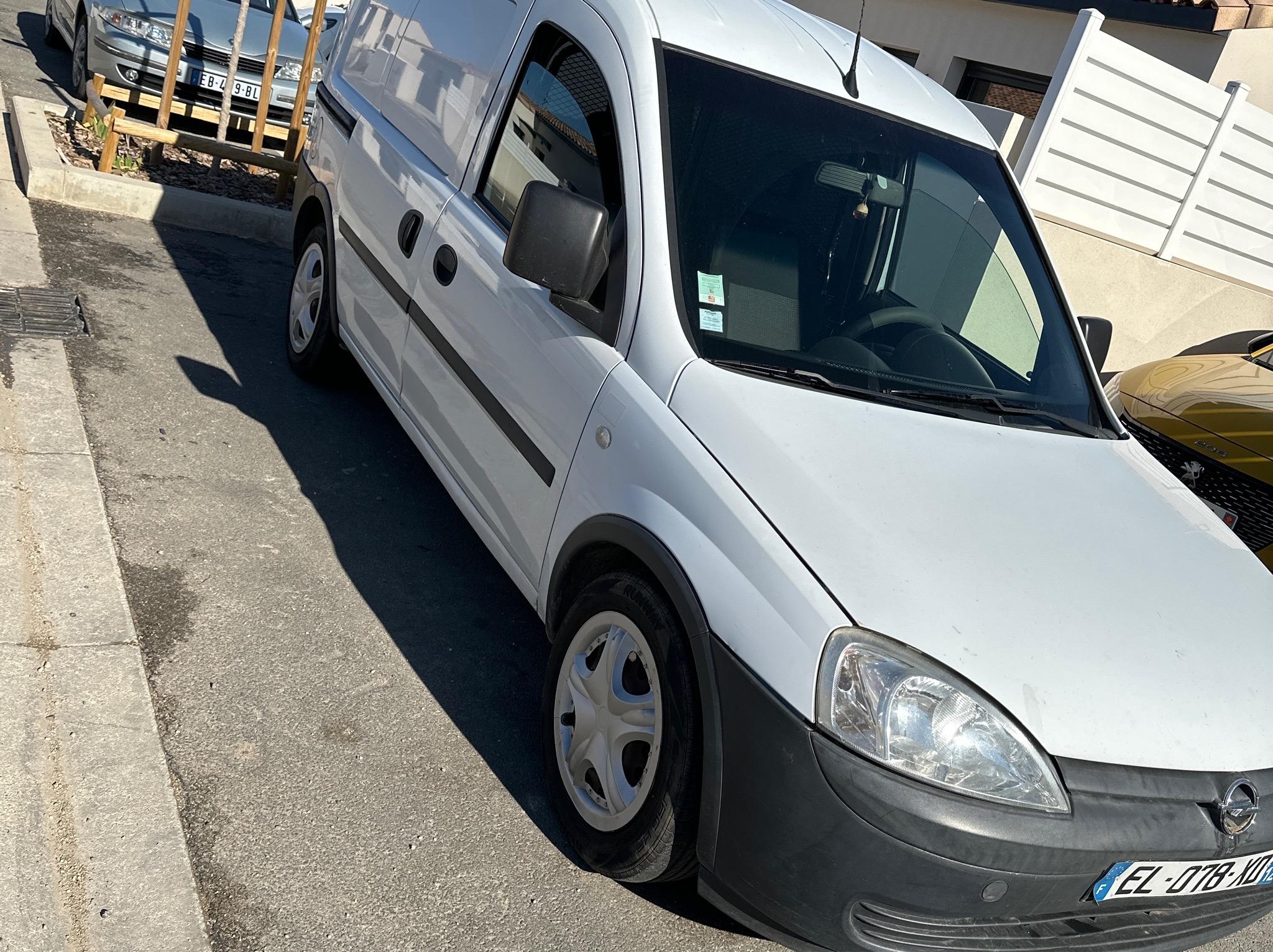 Opel COMBO CARGO 2009 à Béziers