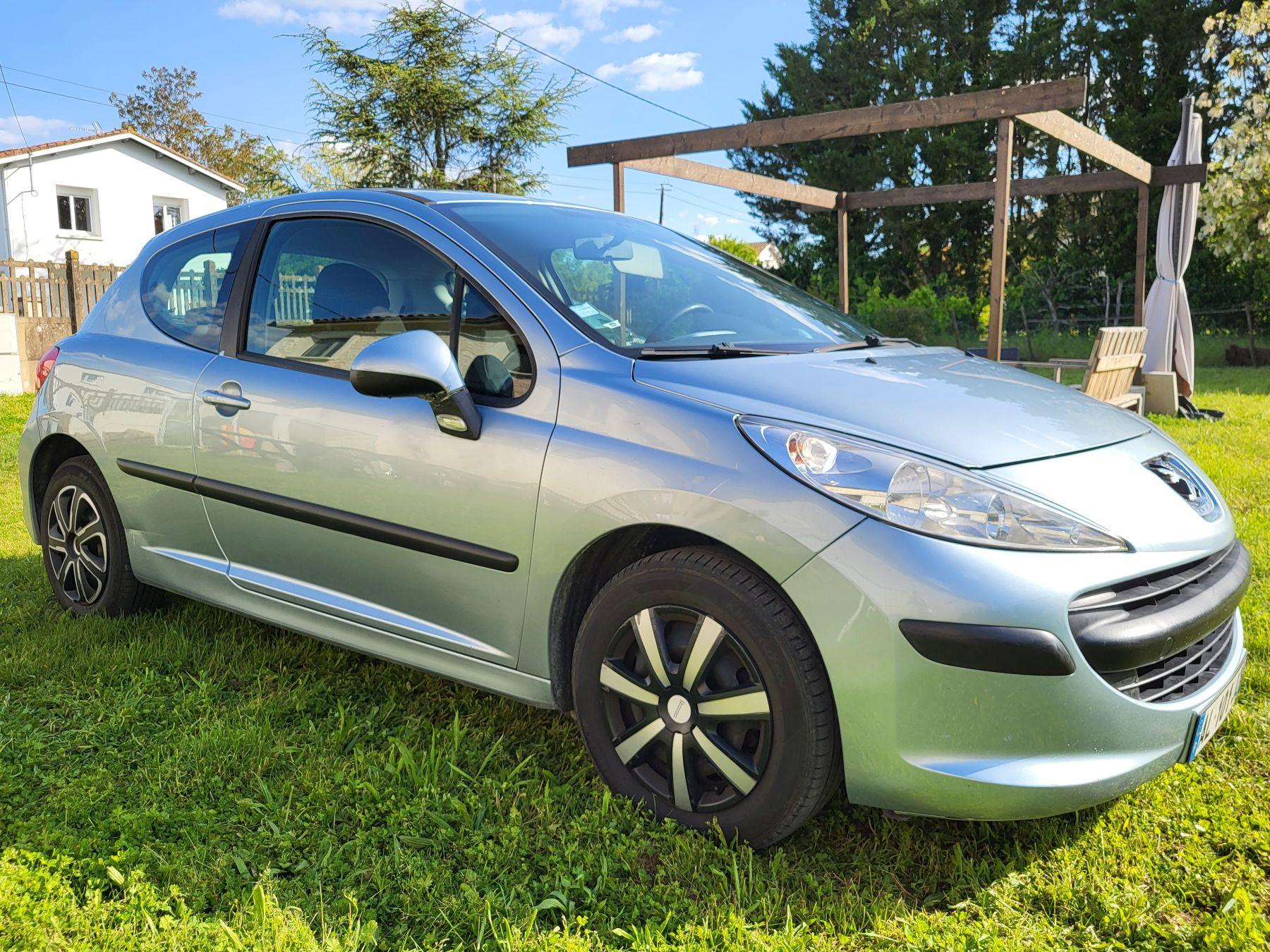 Peugeot 207 2010 à Varaize