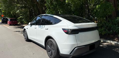 Tesla Model Y 2026