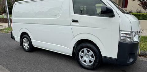 Toyota HIACE 2017