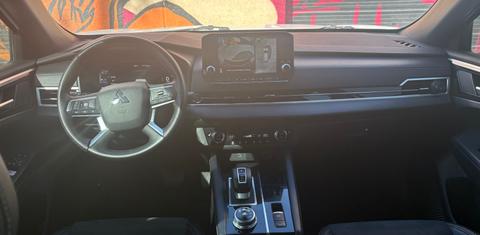Mitsubishi Outlander 2023