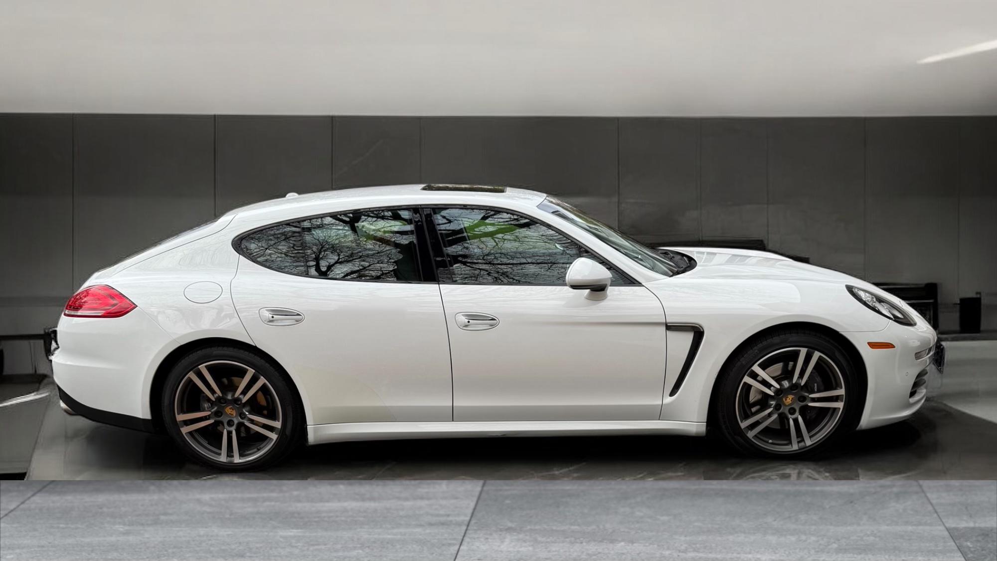 Porsche Panamera 2016 in Plainfield, IL