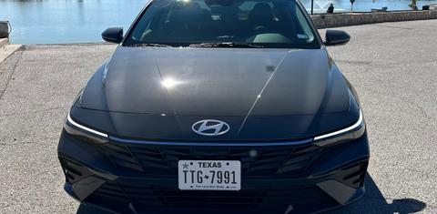 Hyundai Elantra 2024