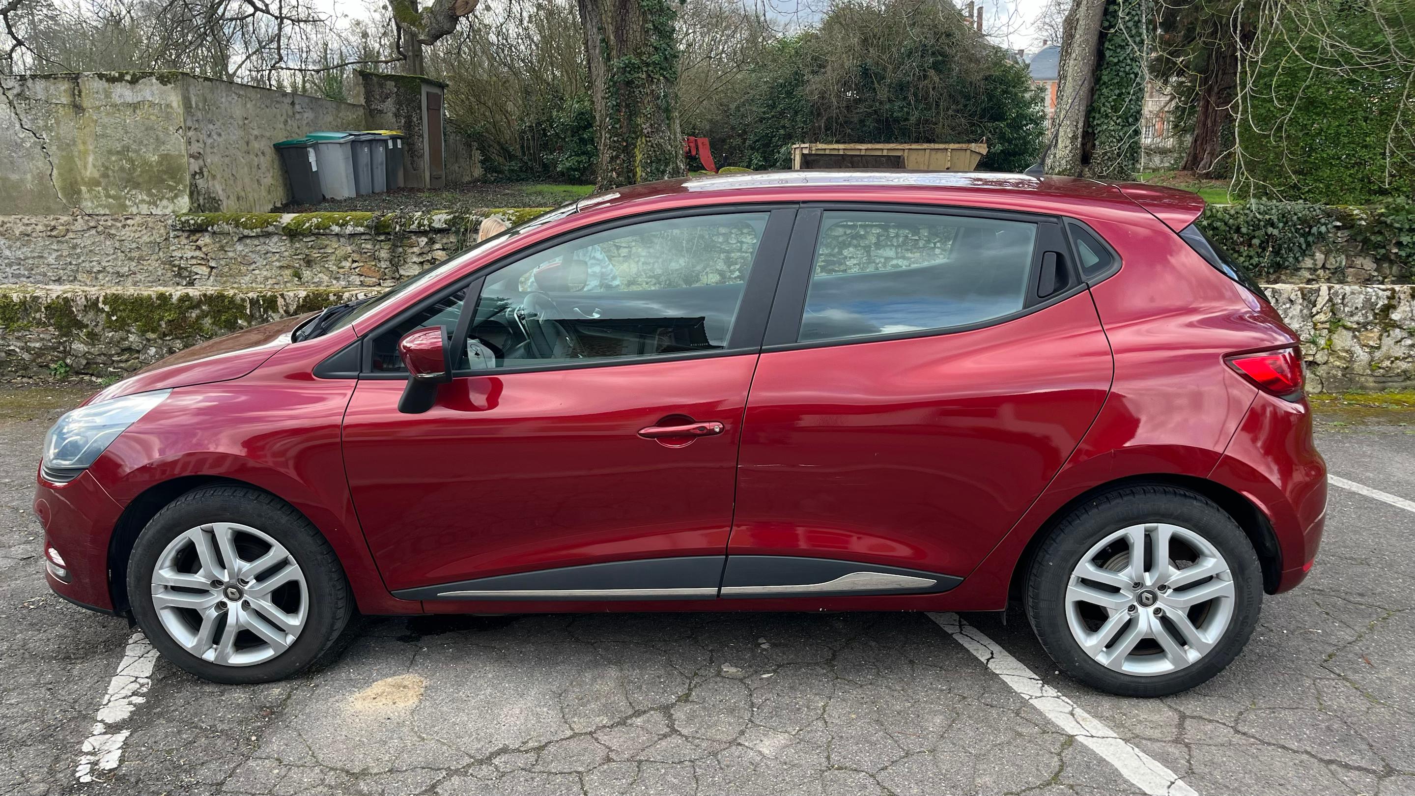 Renault CLIO IV 2019 à Tournan-en-brie