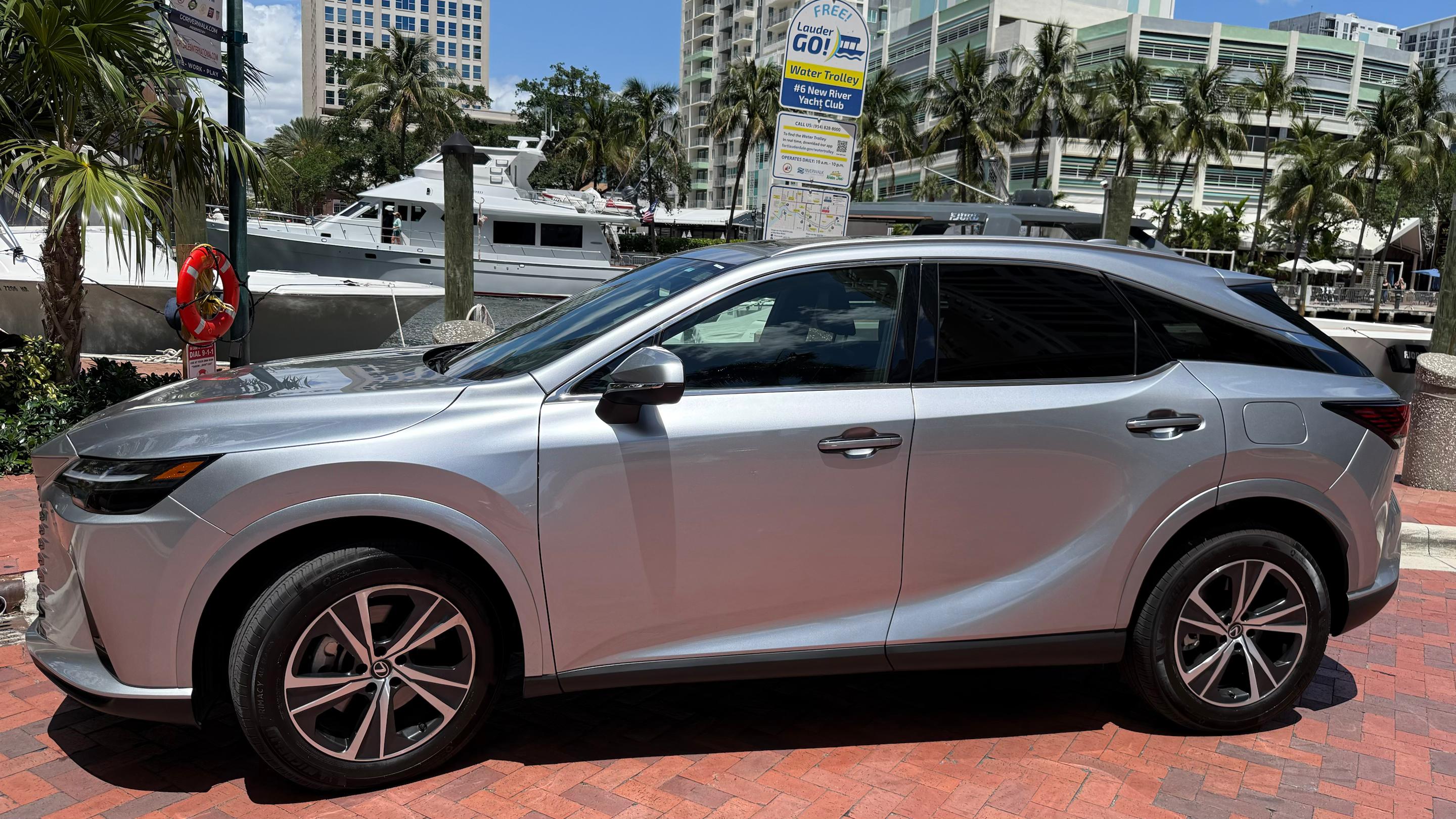 Lexus RX 2025 in 