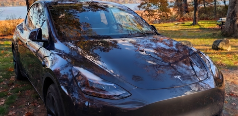 Tesla Model Y 2025