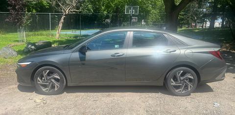 Hyundai Elantra 2025
