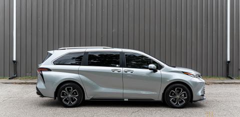 Toyota Sienna 2025